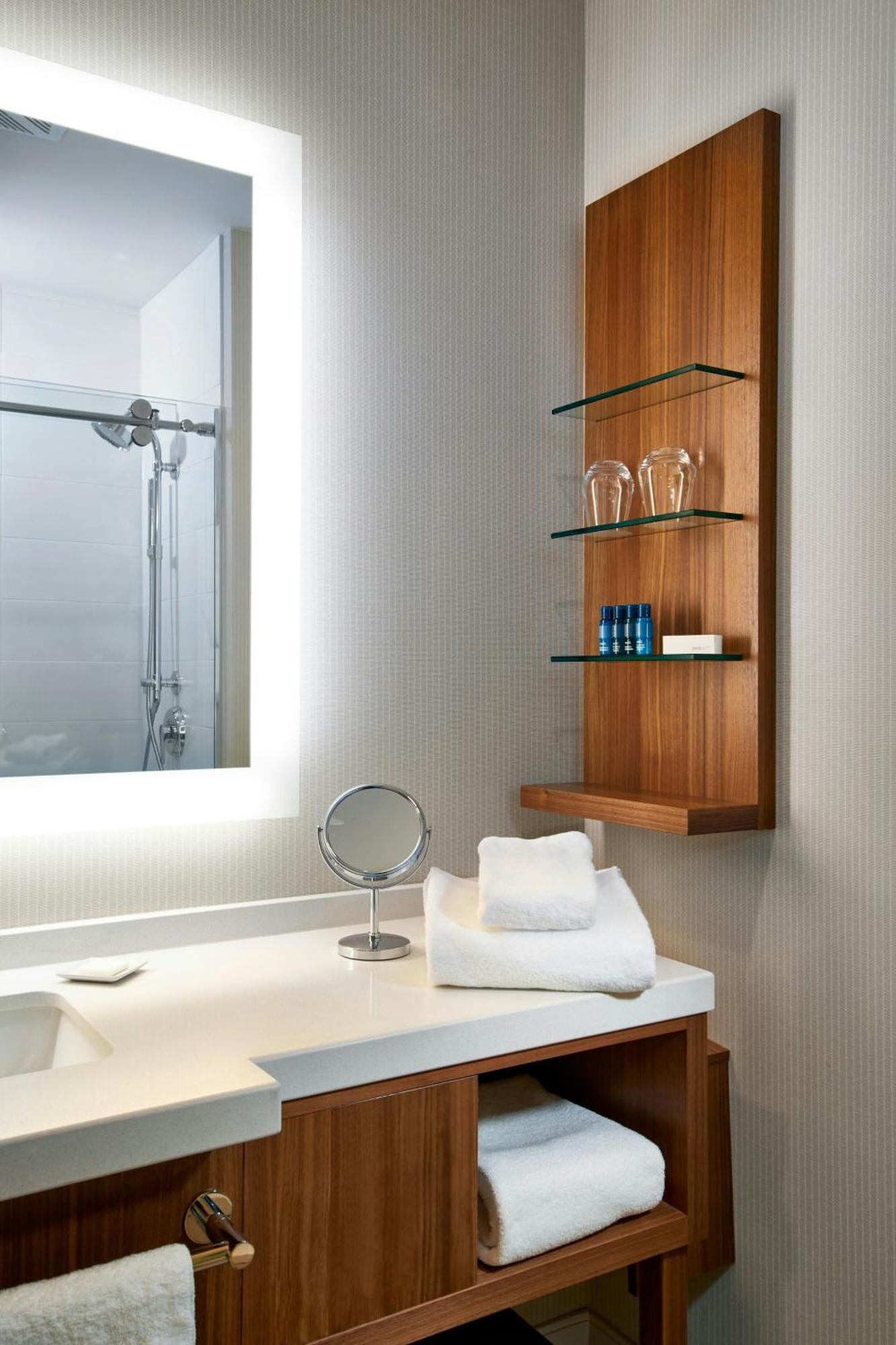Delta Hotels By Marriott Dartmouth Zewnętrze zdjęcie