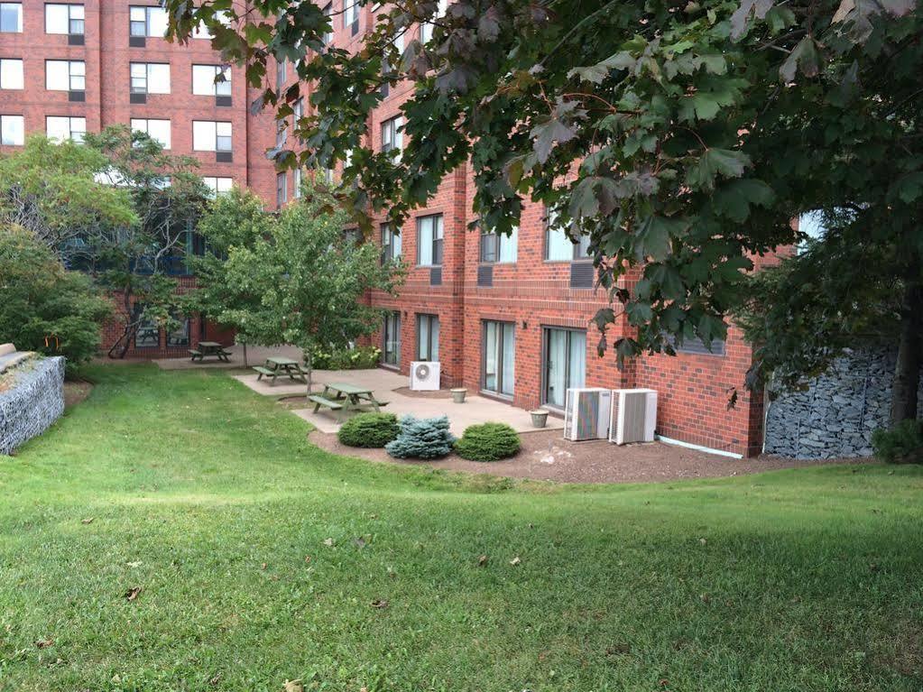 Delta Hotels By Marriott Dartmouth Zewnętrze zdjęcie